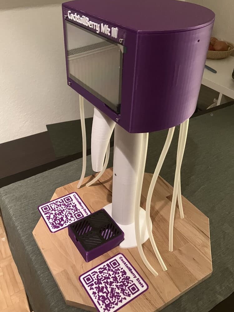 Selbstgebaute Cocktailmaschine „CBMK3“ mit CocktailBerry-Software auf einem Raspberry Pi